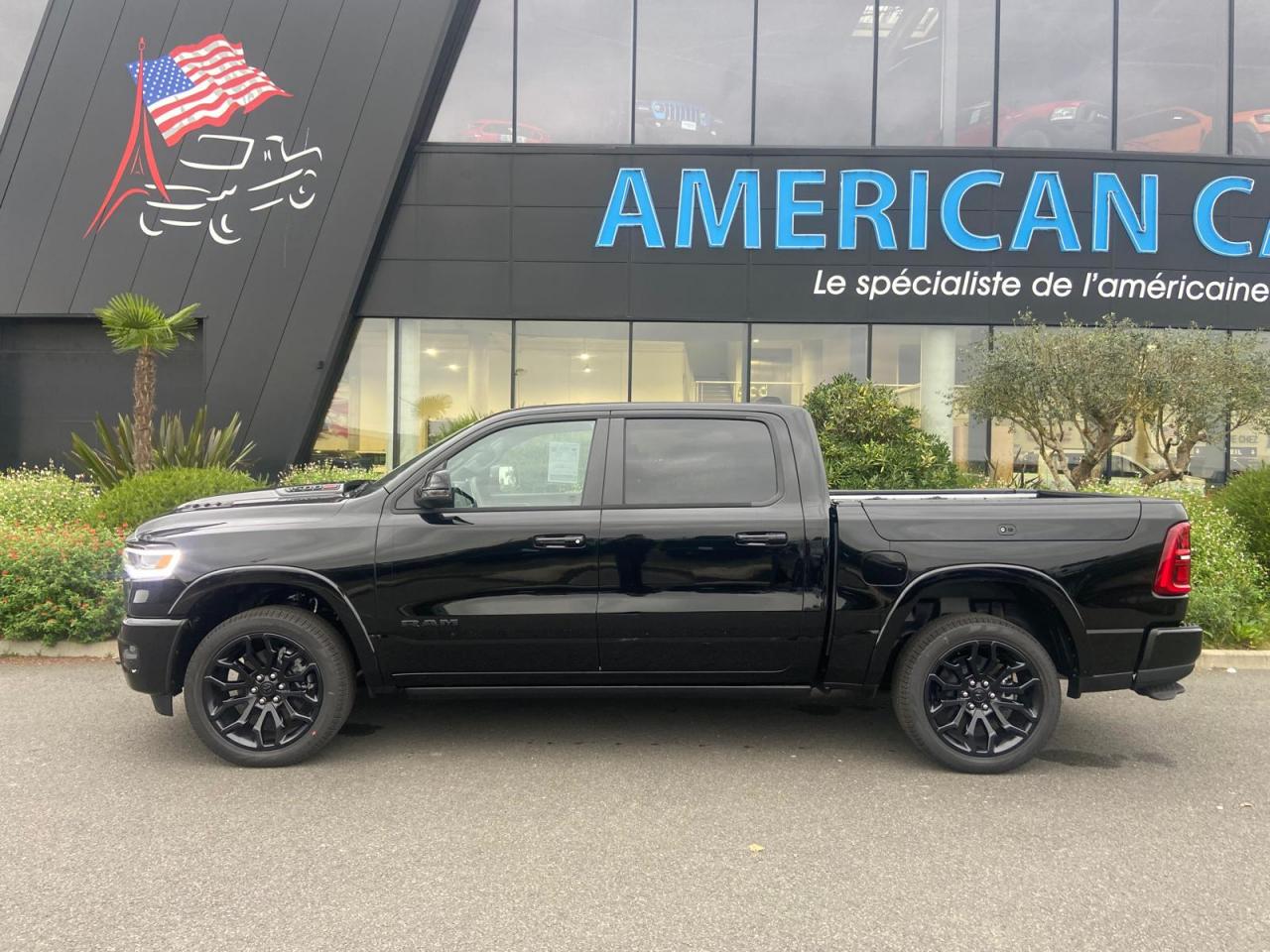 DODGE RAM 1500 CREW LIMITED NIGHT EDITION RAMBOX 2025