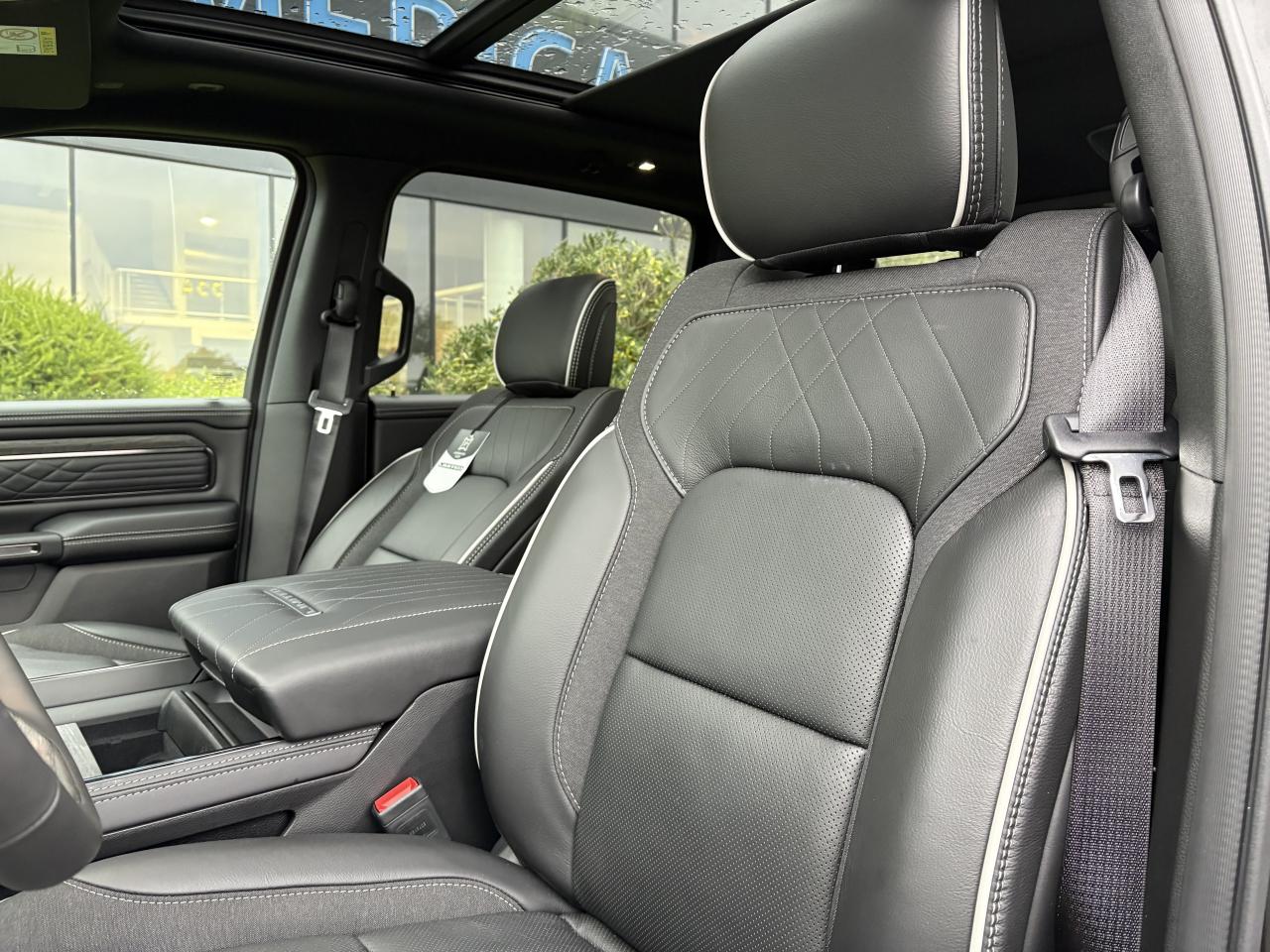 DODGE RAM 1500 CREW LIMITED NIGHT EDITION RAMBOX HAYON MULTI 2025