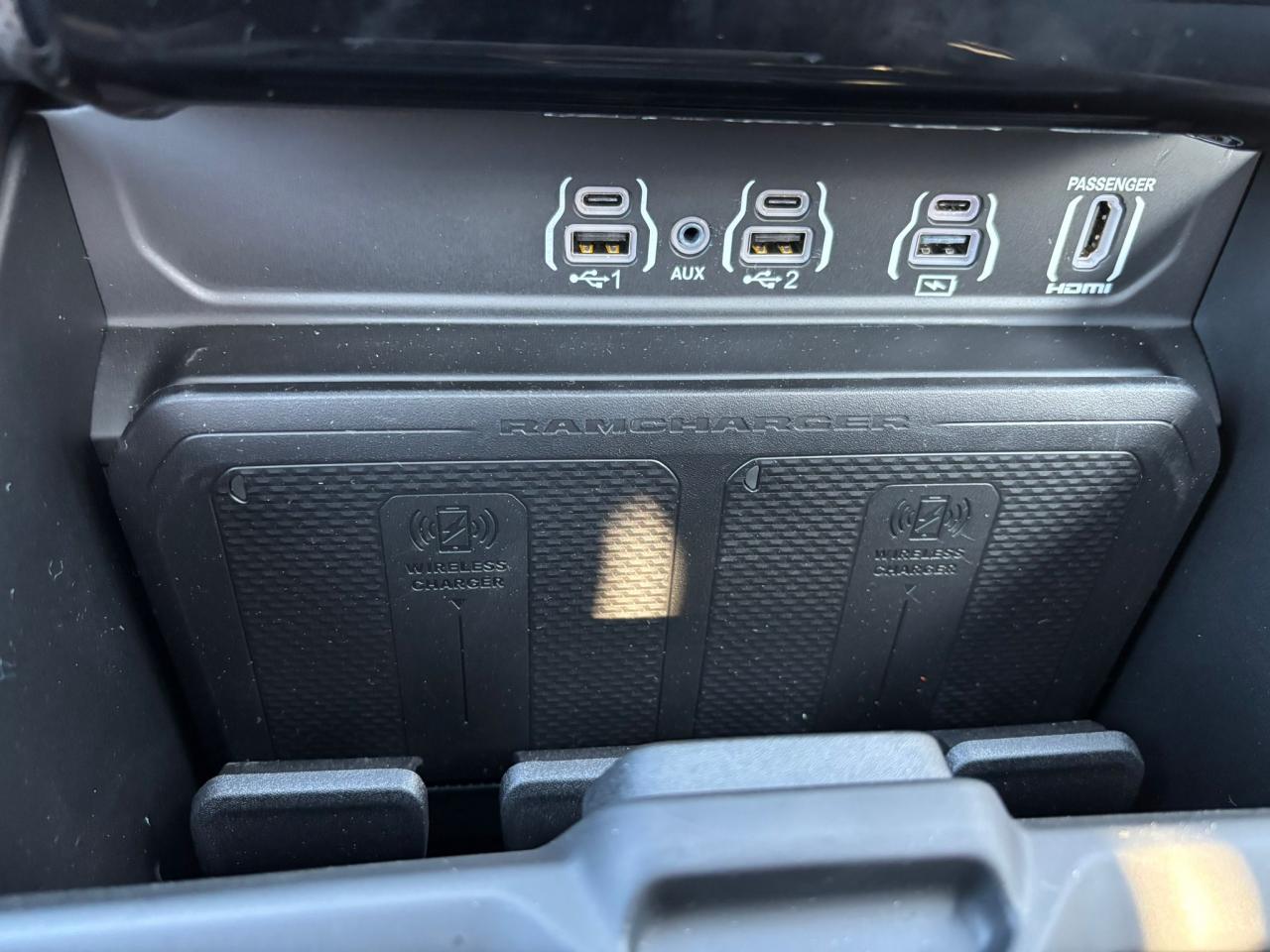 DODGE RAM 1500 CREW LIMITED NIGHT EDITION RAMBOX HAYON MULTI 2025